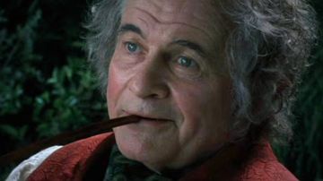 Ian Holm interpretando a Bilbo Bolsón en 'El Señor de los Anillos'