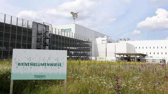 La fachada de la fábrica cárnica alemana en la que se ha producido un rebrote de COVID-19 La fachada de la fábrica cárnica alemana en la que se ha producido un rebrote de COVID-19