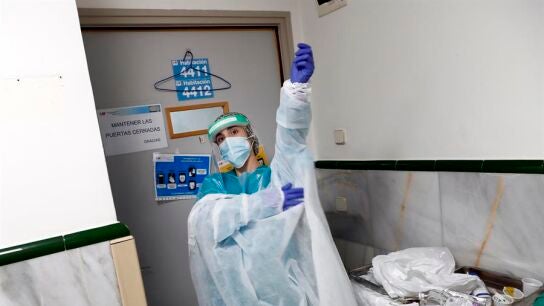 Sanitarios que atienden casos de coronavirus