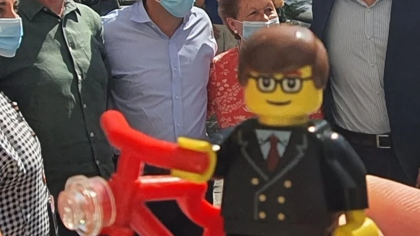 Martínez Almeida con su politilego Martínez Almeida con su politilego