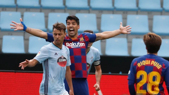 Luis Suárez protesta una acción durante el Celta-Barça Luis Suárez protesta una acción durante el Celta-Barça