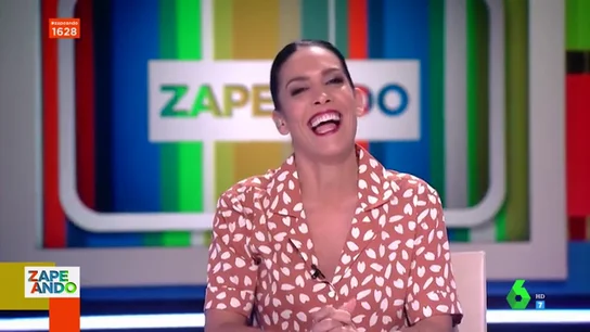 Ronda de chistes en Zapeando con lapsus incluido: así ha sido la risa floja de Lorena Castell en pleno directo Ronda de chistes en Zapeando con risa floja incluida