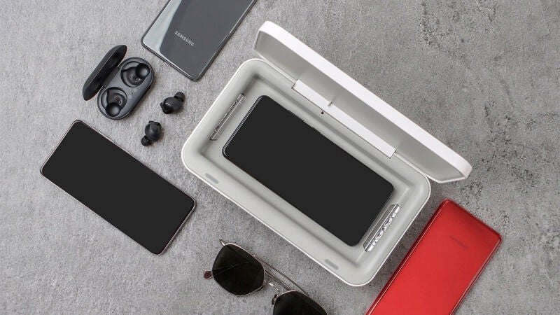 Este nuevo gadget de Samsung esteriliza tu móvil mientras se carga