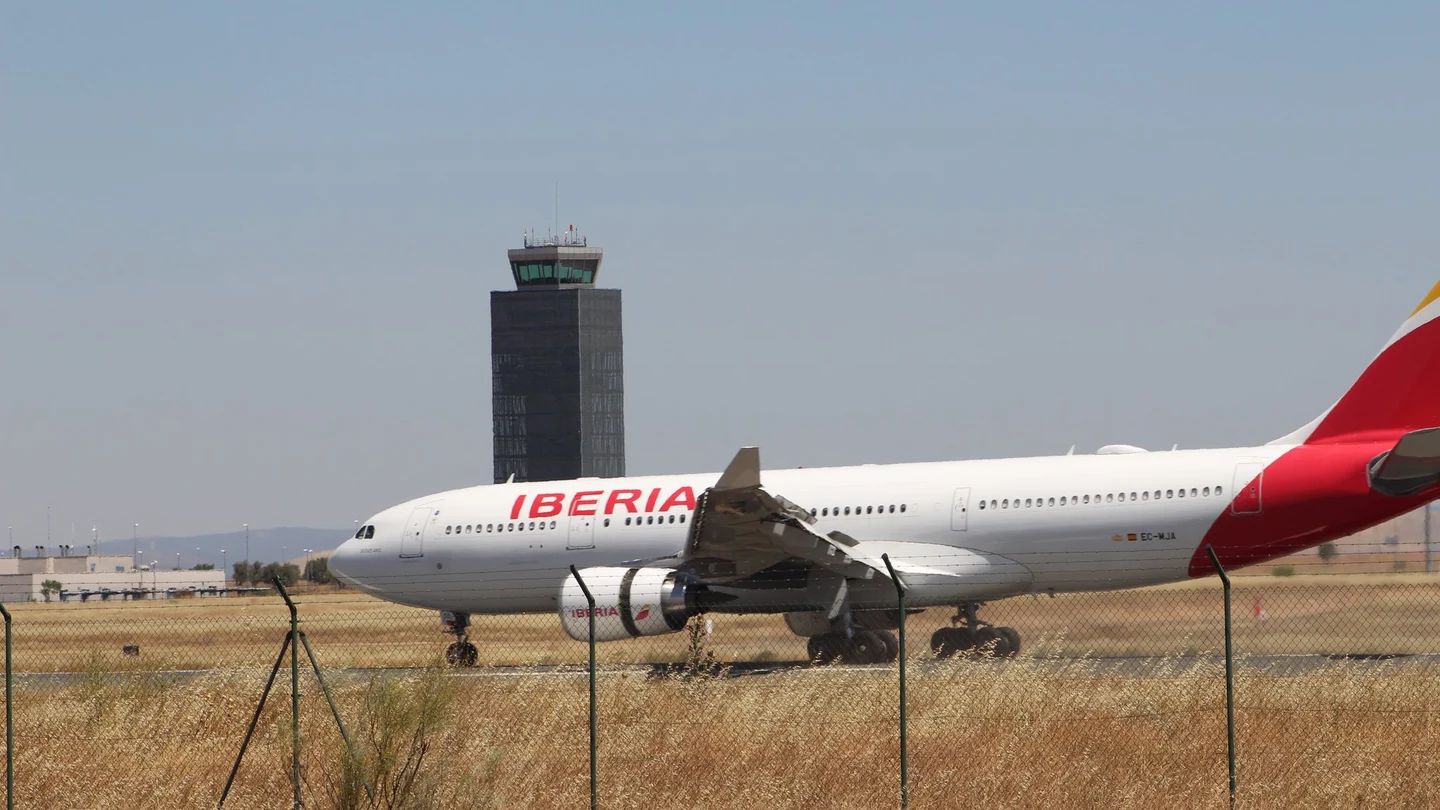 Avión de Iberia en el aeropuerto de Ciudad Real Avión de Iberia en el aeropuerto de Ciudad Real