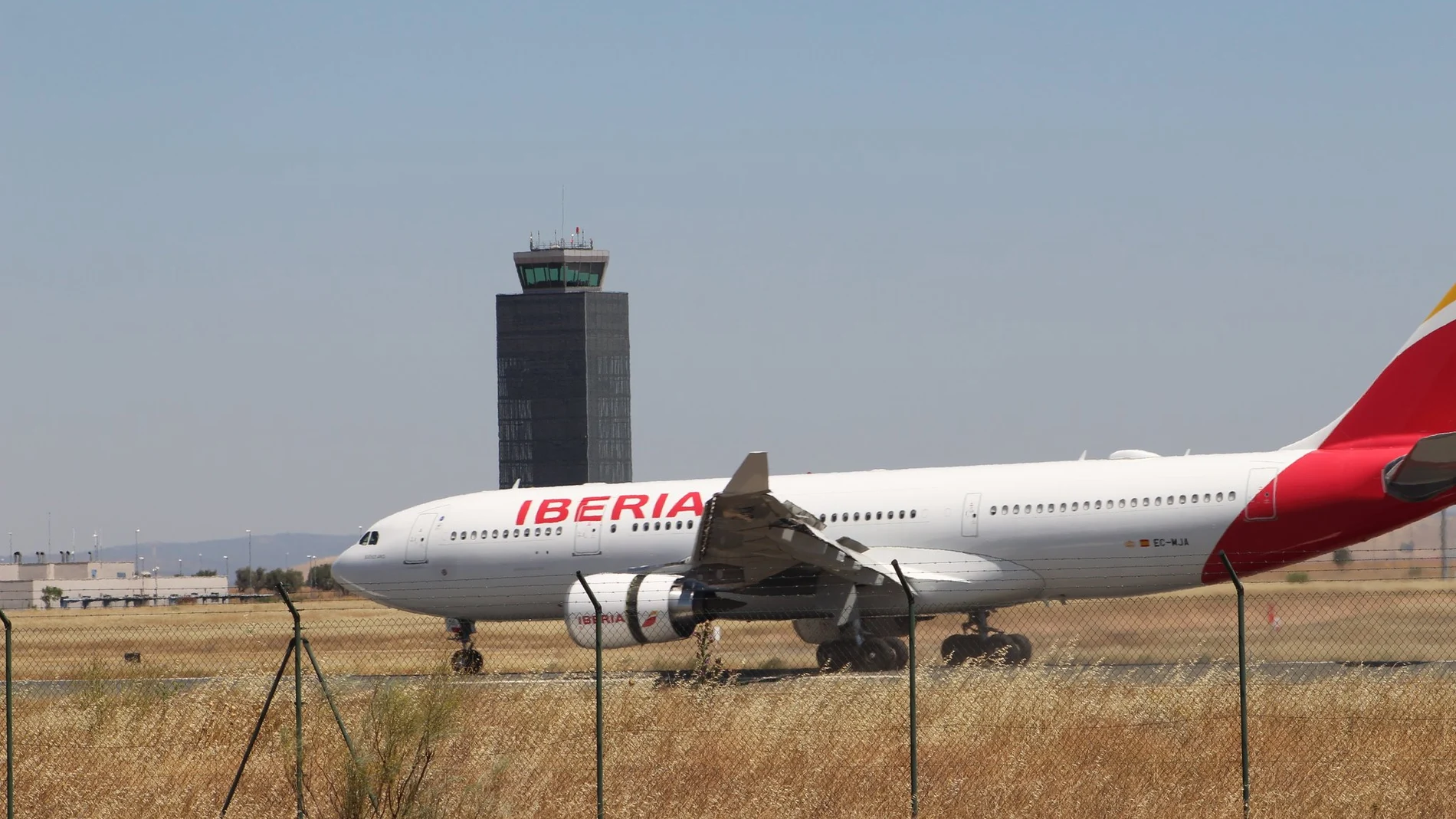 Avión de Iberia en el aeropuerto de Ciudad Real