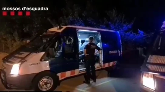 Imagen del dispositivo de los Mossos en el barrio de La Mina Imagen del dispositivo de los Mossos en el barrio de La Mina
