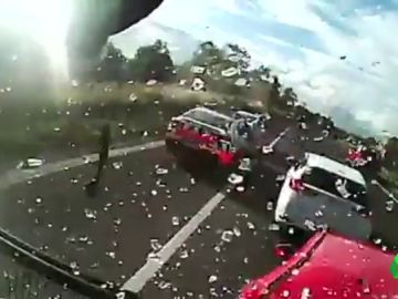 Brutal accidente múltiple de tráfico deja seis heridos en Sídney Brutal accidente múltiple de tráfico deja seis heridos en Sídney