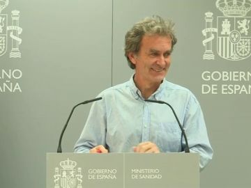 Fernando Simón no puede contener la risa al ser preguntado por su posado en moto para una revista: "Es graciosa" Fernando Simón no puede contener la risa al ser preguntado por su posado en moto para una revista: "Es graciosa"
