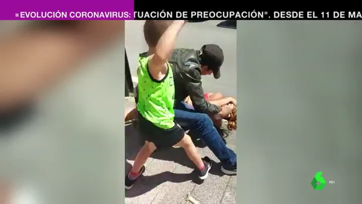 Psicologos analizan la actitud del niño que defendió a su madre de una agresión machista en Eibar