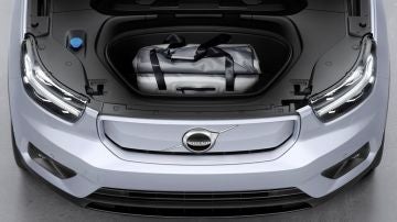 Volvo XC40 Recharge maletero frontal