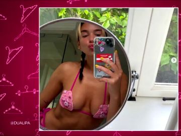 Ganchillo, ositos amorosos y de tamaño mini: Josie analiza el impactante look de las vacaciones de Dua Lipa Ganchillo, ositos amorosos y de tamaño mini: Josie analiza el impactante look de las vacaciones de Dua Lipa