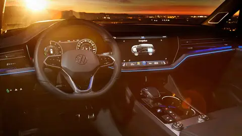 Volkswagen Touareg R 2021 interior Volkswagen Touareg R 2021
