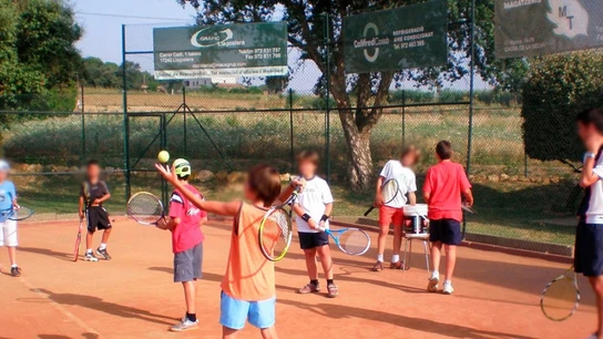 Imagen de una de las actividades del campamento del Club Tenis Cassà Imagen de una de las actividades del campamento del Club Tenis Cassà
