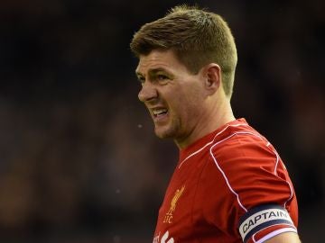 Steven Gerrard, con el Liverpool Steven Gerrard, con el Liverpool