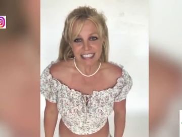 La actitud 'nerviosa' de Britney Spears contestando a sus fans que sorprende a los zapeadores: "Se ha quedado 'cucu'" La actitud 'nerviosa' de Britney Spears contestando a sus fans que sorprende a los zapeadores: "Se ha quedado 'cucu'"