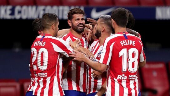 Los jugadores del Atl&eacute;tico de Madrid celebran el gol de Diego Costa