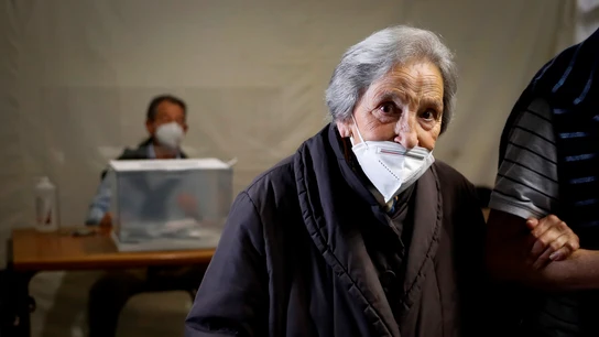 La vecina de Ordizia Juana, con 100 años, tras ejercer su derecho al voto este domingo La vecina de Ordizia Juana, con 100 años, tras ejercer su derecho al voto este domingo