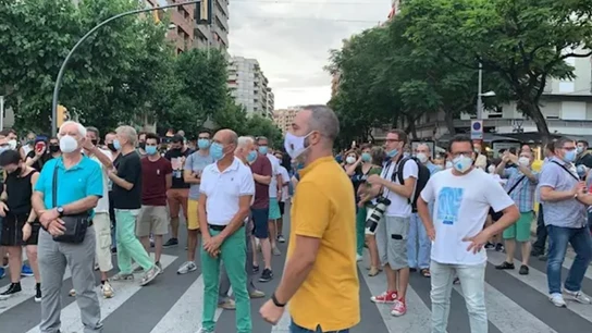Unas 300 personas se concentran en Lleida contra el confinamiento anunciado Unas 300 personas se concentran en Lleida contra el confinamiento anunciado