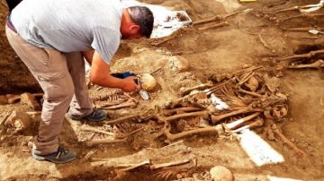 Imagen de restos de víctimas de franquismo encontrados en un cementerio de Cádiz