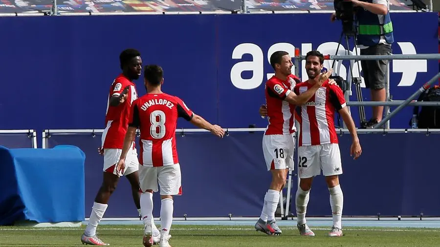 Raúl García celebra uno de sus goles con el Athletic.