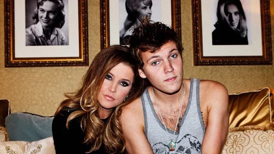 Benjamin Keough y Lisa Marie Presley. Benjamin Keough y Lisa Marie Presley.