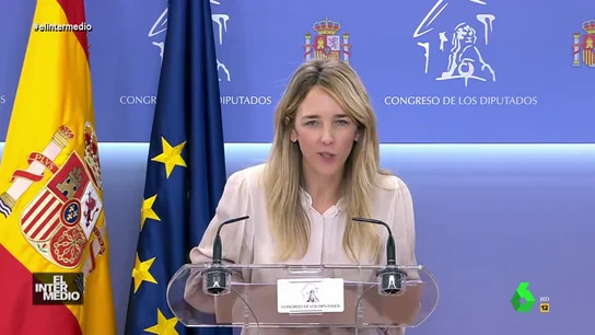 Vídeo manipulado - La reacción de Álvarez de Toledo a la pregunta de María Llapart, de laSexta: "No me importa si te caigo bien o te caigo mal, cari" Vídeo manipulado - La reacción de Álvarez de Toledo a la pregunta de María Llapart, de laSexta: "No me importa si te caigo bien o te caigo mal, cari"