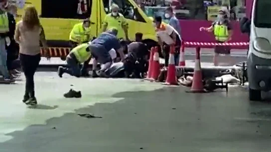 Dos heridos graves por una fuerte explosión en una gasolinera de Cartagena Dos heridos graves por una fuerte explosión en una gasolinera de Cartagena