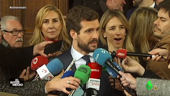 Vídeo manipulado - Cayetana Álvarez de Toledo roba el protagonismo a Casado al grito de "¡quiero ir a misa!" Vídeo manipulado - Cayetana Álvarez de Toledo roba el protagonismo a Casado al grito de "¡quiero ir a misa!"