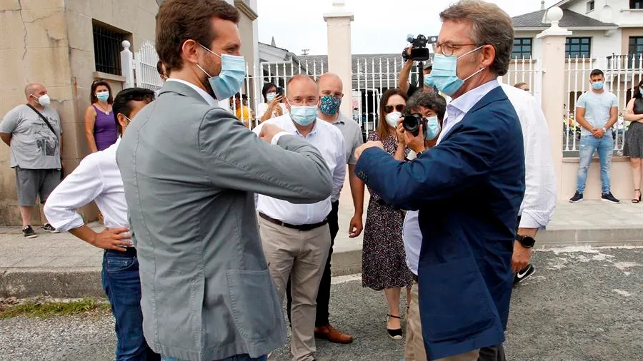 Pablo Casado junto a Alberto Núñez Feijóo en precamañana por las elecciones gallegas 2020