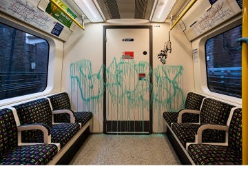 Grafitti pintado por Banksy en el metro de Londres Grafitti pintado por Banksy en el metro de Londres