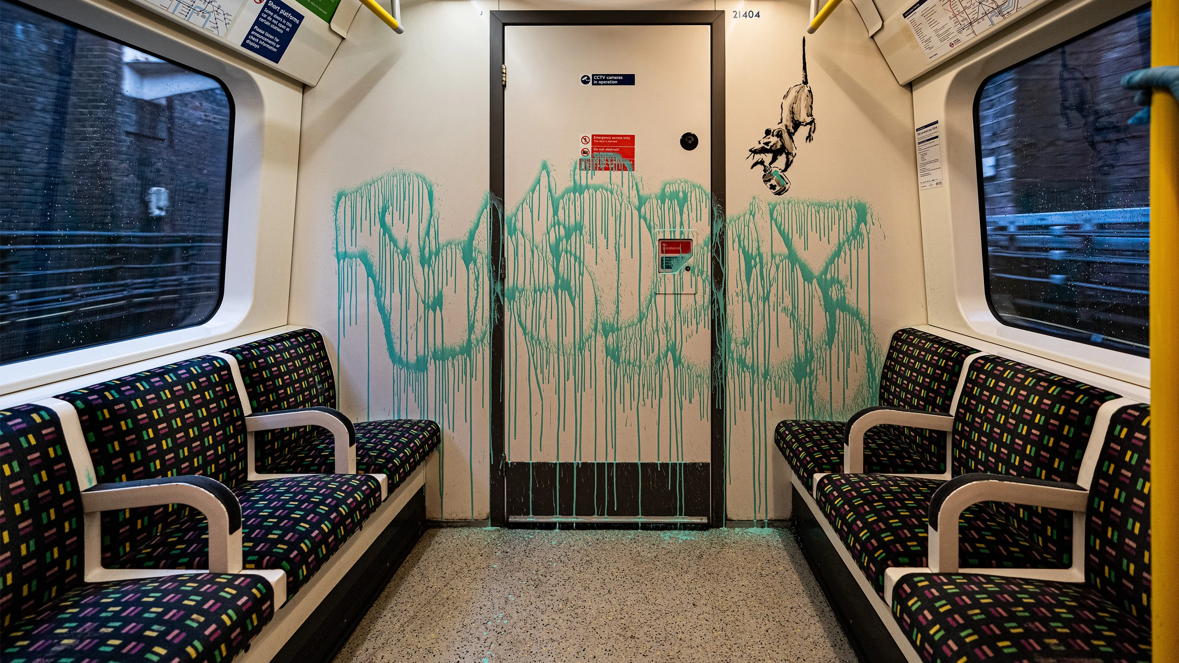 Grafitti pintado por Banksy en el metro de Londres