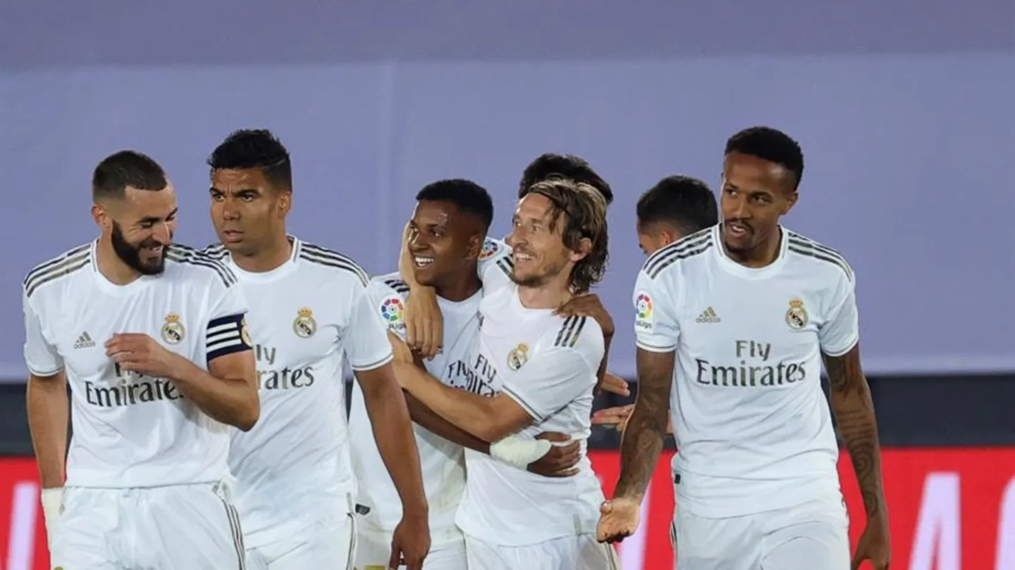 Los futbolistas del Real Madrid celebran un gol. Los futbolistas del Real Madrid celebran un gol.