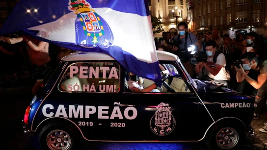 Aficionados del Oporto celebrando la Liga Aficionados del Oporto celebrando la Liga