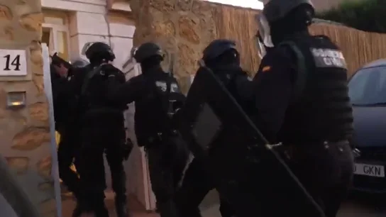 Detenidas 12 personas en una macrooperación contra 'Los Lanas', los peligrosos narcos del Guadalquivir Detenidas 12 personas en una macrooperación contra 'Los Lanas', los peligrosos narcos del Guadalquivir