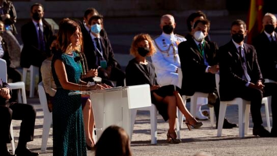 Aroa L&oacute;pez en el homanaje de estado a las v&iacute;ctimas del coronavirus