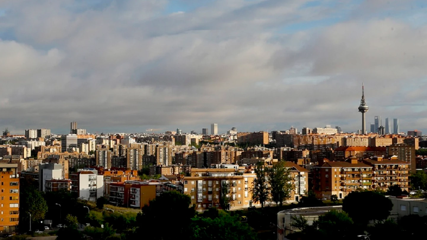 Vista del icónico Pirulí en Madrid Vista del icónico Pirulí en Madrid