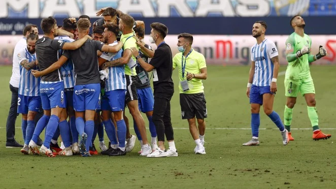 El Málaga sella la permanencia en La Rosaleda