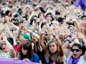 Concentración en agosto de 2019 después de que una chica denunciara haber sido violada por seis hombres en Bilbao Concentración en agosto de 2019 después de que una chica denunciara haber sido violada por seis hombres en Bilbao