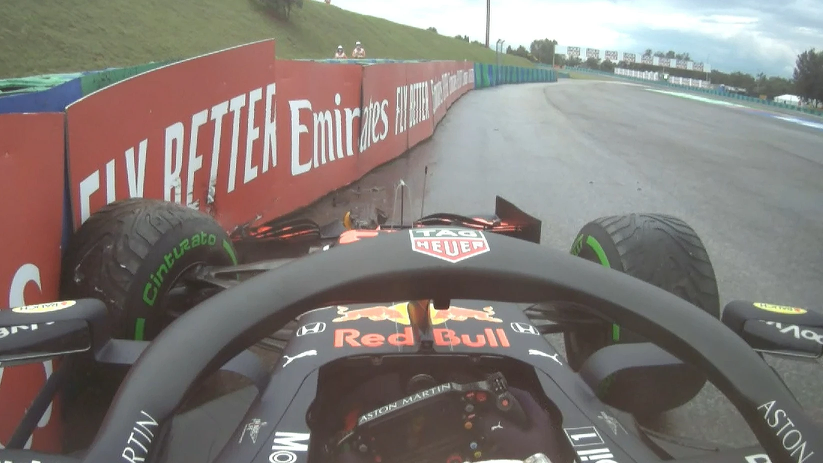 Max Verstappen, contra el muro