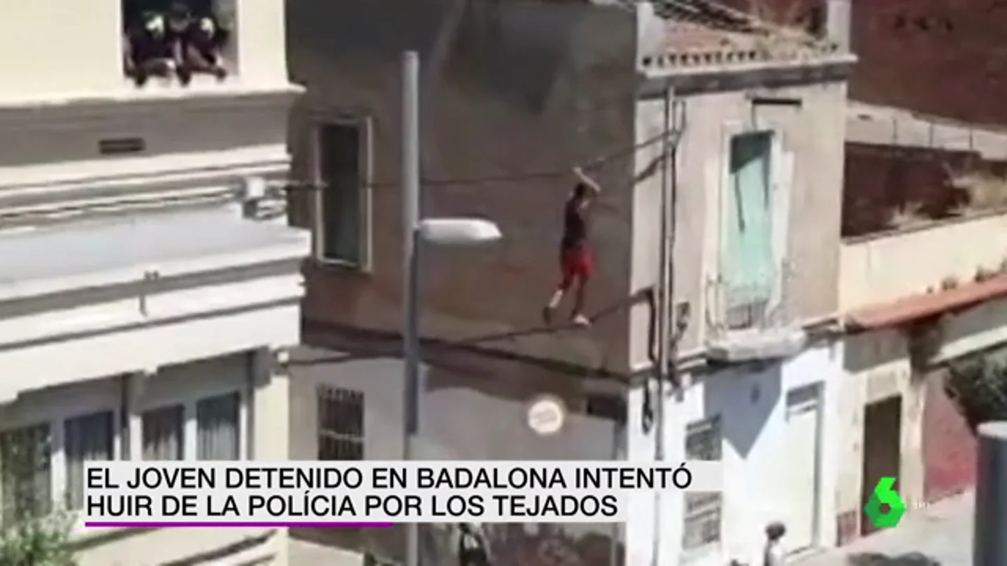 El vídeo en el que la Guardia Urbana detiene a un okupa mientras intenta huir por cables de alta tensión El vídeo en el que la Guardia Urbana detiene a un okupa mientras intenta huir por cables de alta tensión