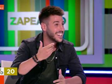 Antonio José se enfrenta al reto musical de Zapeando con canción en directo incluida Antonio José se enfrenta al reto musical de Zapeando con canción en directo incluida