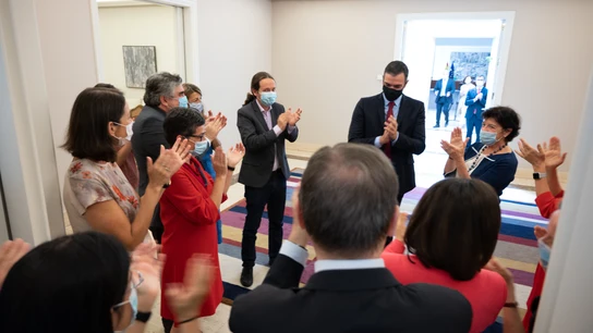 Los miembros del Gobierno felicitan a Sánchez por el acuerdo alcanzado Los miembros del Gobierno felicitan a Sánchez por el acuerdo alcanzado