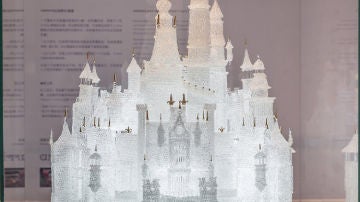 El castillo de vidrio más grande del mundo, roto a manos de dos niños