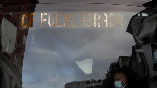 El autobús del Fuenlabrada aparcado a las puertas del hotel Finisterre de A Coruña El autobús del Fuenlabrada aparcado a las puertas del hotel Finisterre de A Coruña