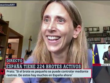 Su hija irrumpe en una entrevista en Al Rojo Vivo y María Llapart lo resuelve así: "Atienda a su bebé primero" Su hija irrumpe en una entrevista en Al Rojo Vivo y María Llapart lo resuelve así: "Atienda a su bebé primero"