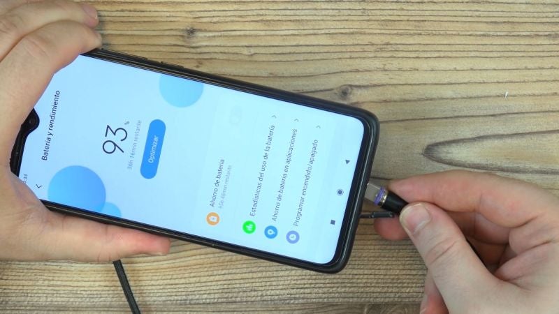 Esto es lo que debes hacer si tu smartphone carga lento