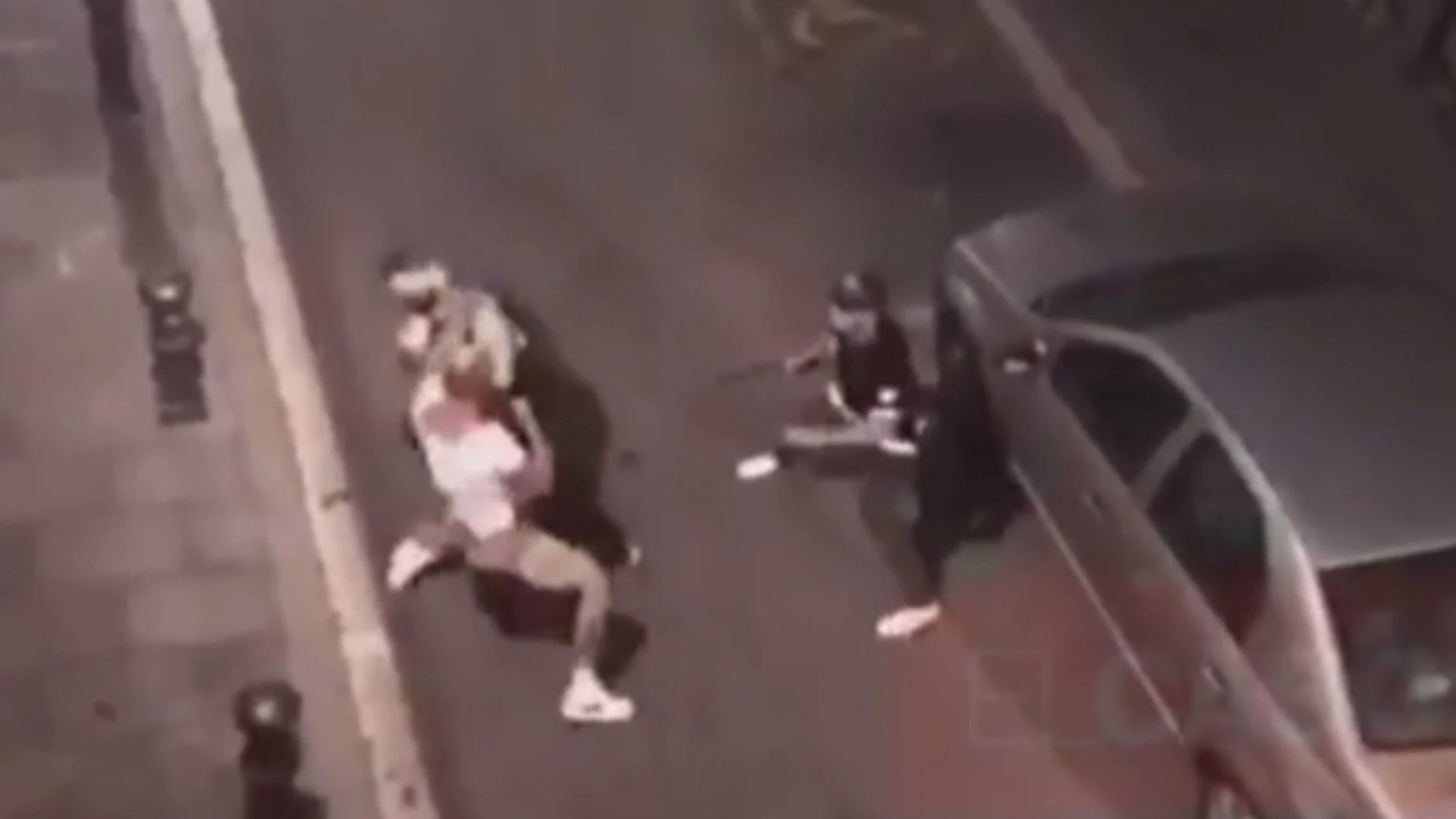 Un boxeador agrede a  un mosso en Barcelona