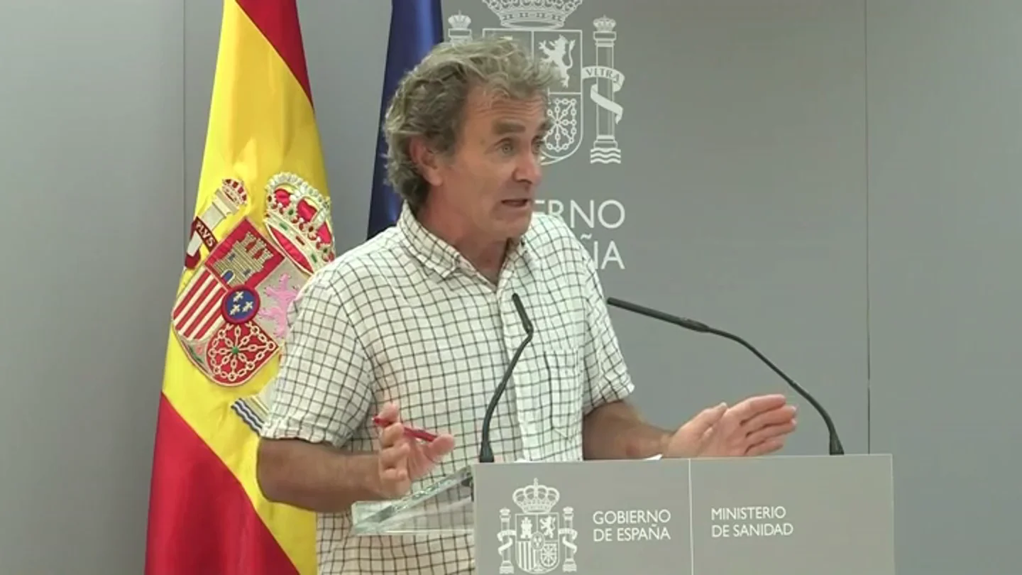 Fernando Simón, sobre otro confinamiento en España: "Son bulos que corren, no sé con qué intención" Fernando Simón, sobre otro confinamiento en España: "Son bulos que corren, no sé con qué intención"