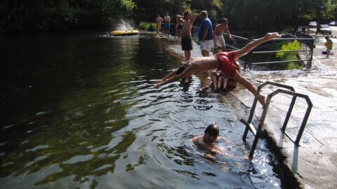 Playa fluvial A Calzada