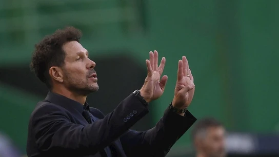 Simeone, dando instrucciones Simeone, dando instrucciones